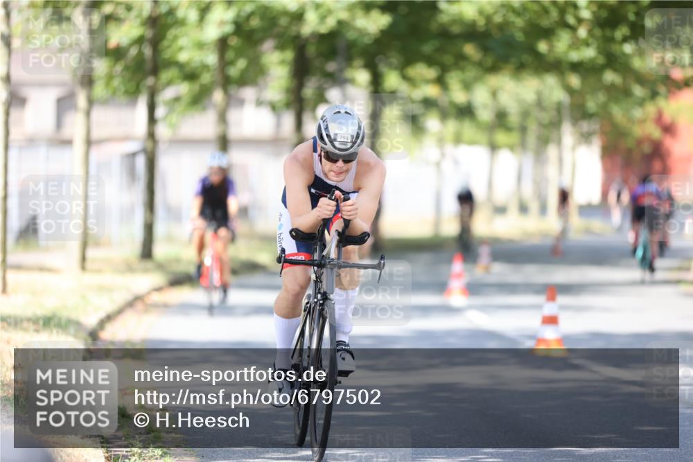 11.08.2024 - GEWOBA Citytriathlon Bremen H.Heesch http://msf.ph/oto/6797502 11.08.2024 11:52:13 Laufen  meine-sportfotos.de