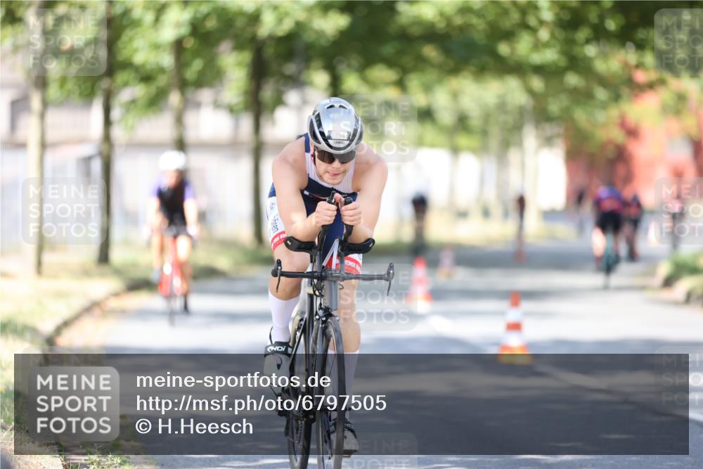 11.08.2024 - GEWOBA Citytriathlon Bremen H.Heesch http://msf.ph/oto/6797505 11.08.2024 11:52:13 Laufen  meine-sportfotos.de