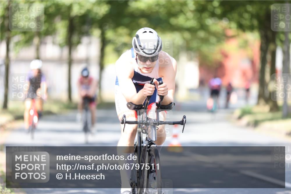 11.08.2024 - GEWOBA Citytriathlon Bremen H.Heesch http://msf.ph/oto/6797511 11.08.2024 11:52:13 Laufen  meine-sportfotos.de