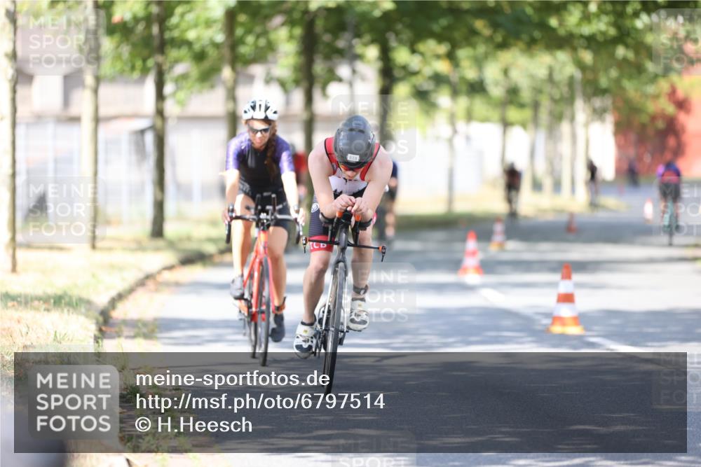 11.08.2024 - GEWOBA Citytriathlon Bremen H.Heesch http://msf.ph/oto/6797514 11.08.2024 11:52:14 Laufen  meine-sportfotos.de