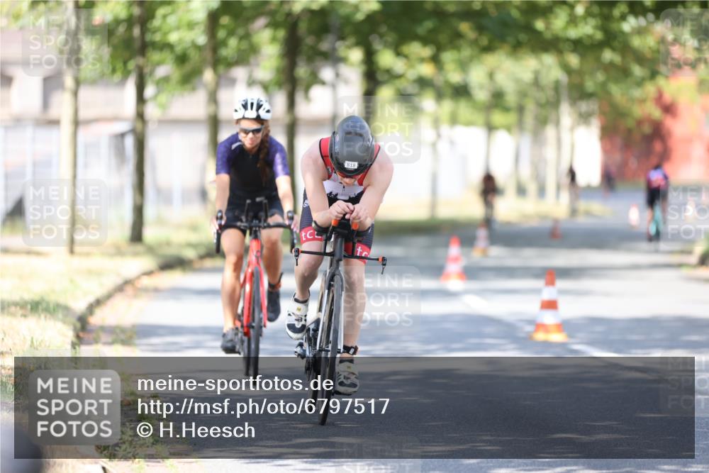 11.08.2024 - GEWOBA Citytriathlon Bremen H.Heesch http://msf.ph/oto/6797517 11.08.2024 11:52:14 Laufen  meine-sportfotos.de