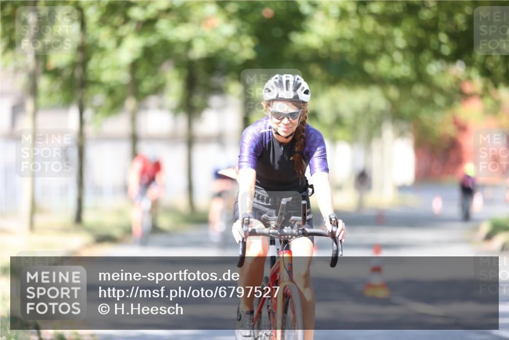 11.08.2024 - GEWOBA Citytriathlon Bremen H.Heesch http://msf.ph/oto/6797527 11.08.2024 11:52:15 Laufen  meine-sportfotos.de