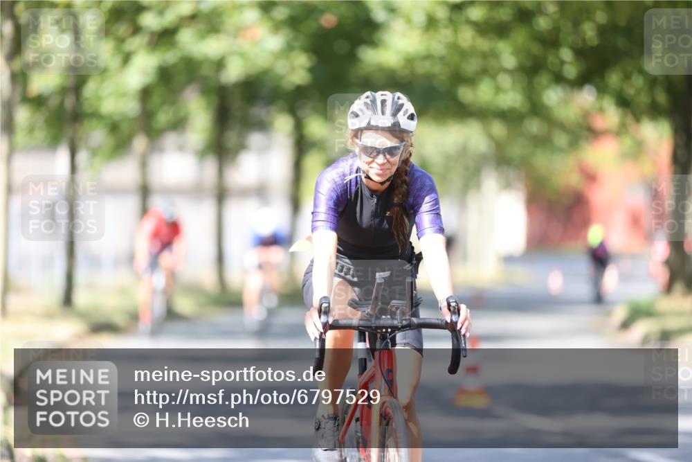 11.08.2024 - GEWOBA Citytriathlon Bremen H.Heesch http://msf.ph/oto/6797529 11.08.2024 11:52:15 Laufen  meine-sportfotos.de