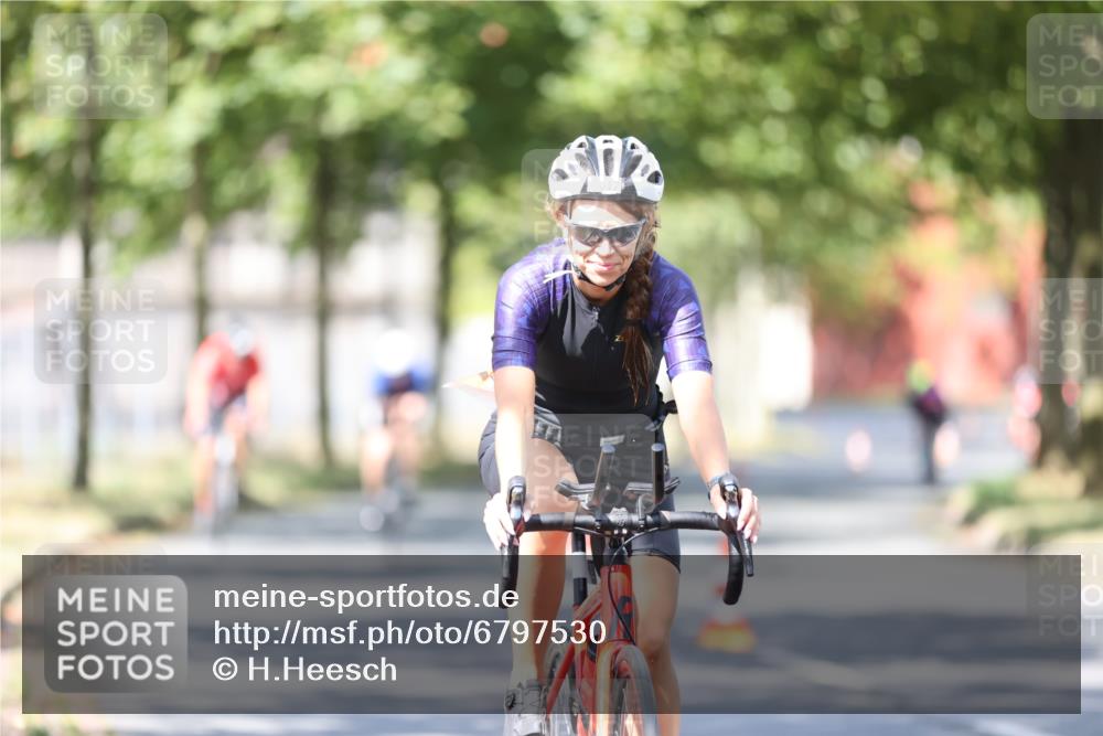 11.08.2024 - GEWOBA Citytriathlon Bremen H.Heesch http://msf.ph/oto/6797530 11.08.2024 11:52:15 Laufen  meine-sportfotos.de
