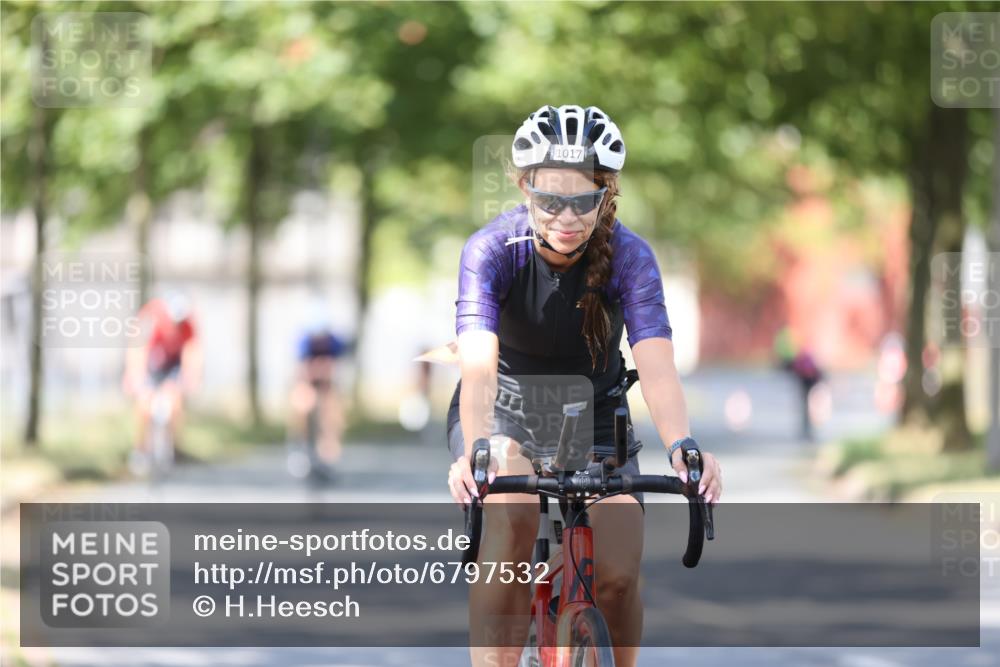 11.08.2024 - GEWOBA Citytriathlon Bremen H.Heesch http://msf.ph/oto/6797532 11.08.2024 11:52:15 Laufen  meine-sportfotos.de
