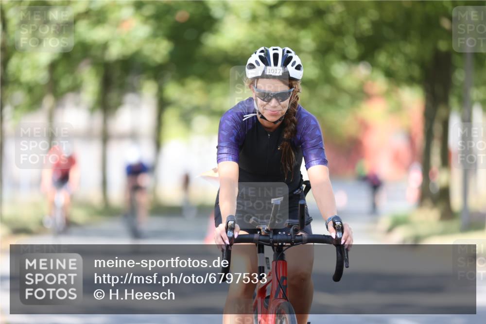 11.08.2024 - GEWOBA Citytriathlon Bremen H.Heesch http://msf.ph/oto/6797533 11.08.2024 11:52:16 Laufen  meine-sportfotos.de