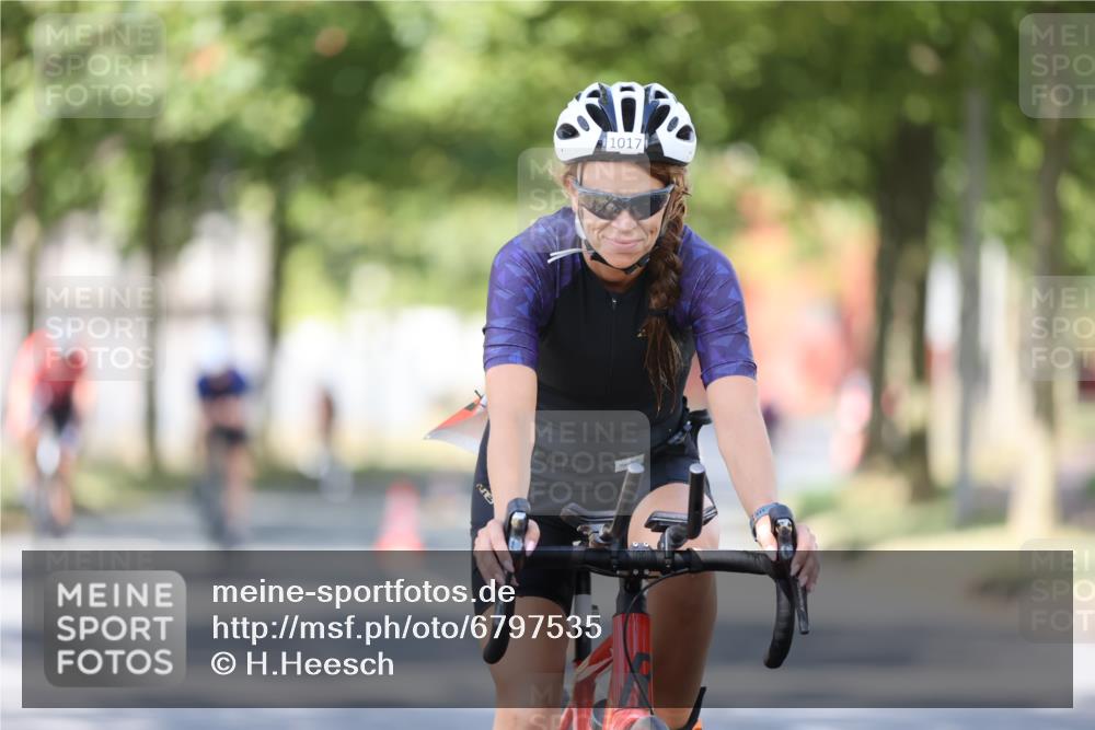 11.08.2024 - GEWOBA Citytriathlon Bremen H.Heesch http://msf.ph/oto/6797535 11.08.2024 11:52:16 Laufen  meine-sportfotos.de