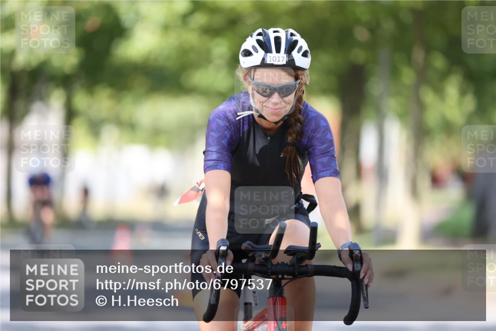 11.08.2024 - GEWOBA Citytriathlon Bremen H.Heesch http://msf.ph/oto/6797537 11.08.2024 11:52:16 Laufen  meine-sportfotos.de