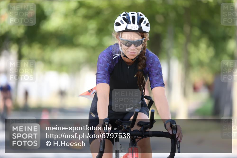 11.08.2024 - GEWOBA Citytriathlon Bremen H.Heesch http://msf.ph/oto/6797538 11.08.2024 11:52:16 Laufen  meine-sportfotos.de