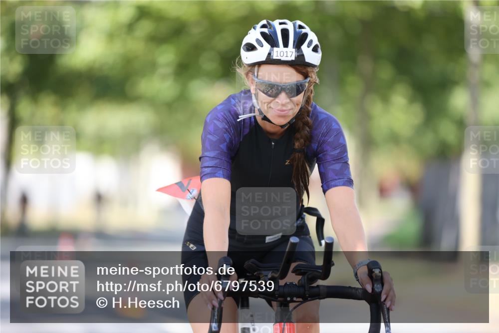 11.08.2024 - GEWOBA Citytriathlon Bremen H.Heesch http://msf.ph/oto/6797539 11.08.2024 11:52:16 Laufen  meine-sportfotos.de