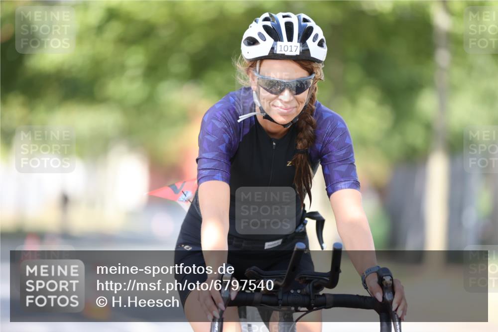 11.08.2024 - GEWOBA Citytriathlon Bremen H.Heesch http://msf.ph/oto/6797540 11.08.2024 11:52:16 Laufen  meine-sportfotos.de