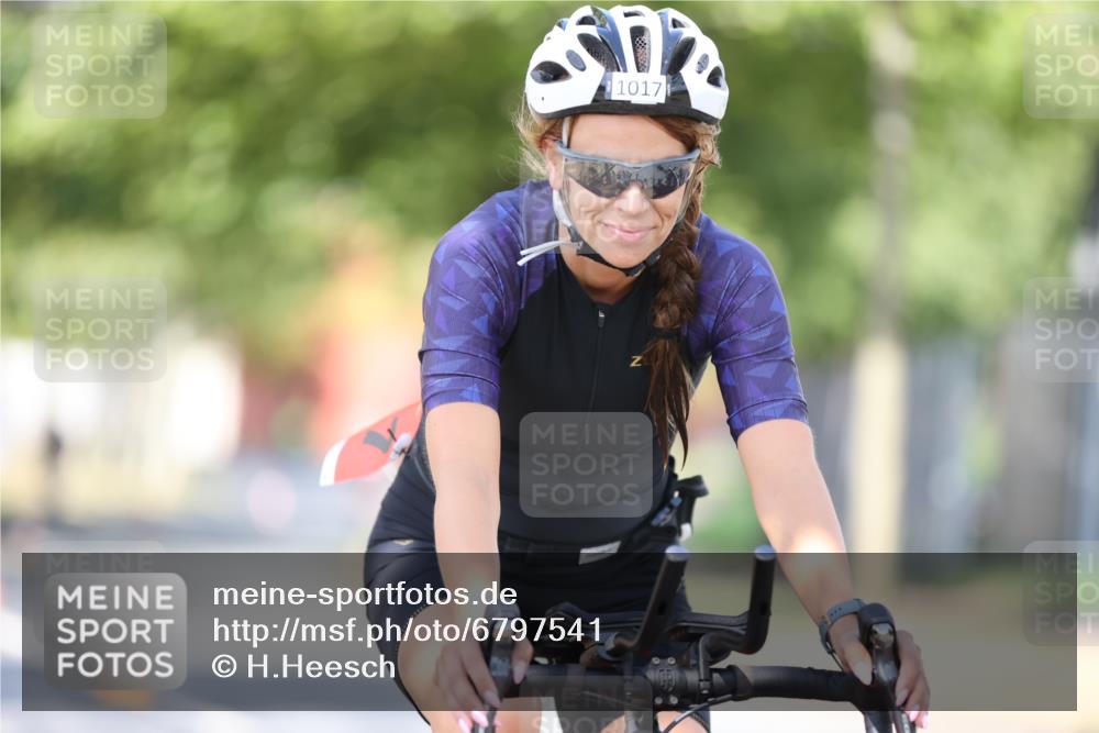 11.08.2024 - GEWOBA Citytriathlon Bremen H.Heesch http://msf.ph/oto/6797541 11.08.2024 11:52:16 Laufen  meine-sportfotos.de