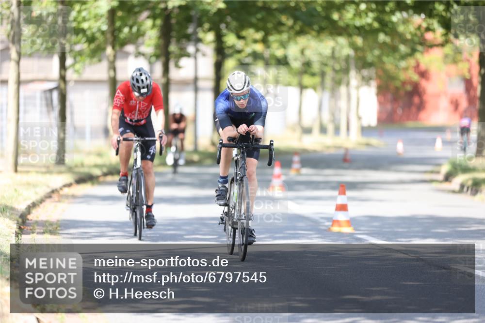 11.08.2024 - GEWOBA Citytriathlon Bremen H.Heesch http://msf.ph/oto/6797545 11.08.2024 11:52:17 Laufen  meine-sportfotos.de