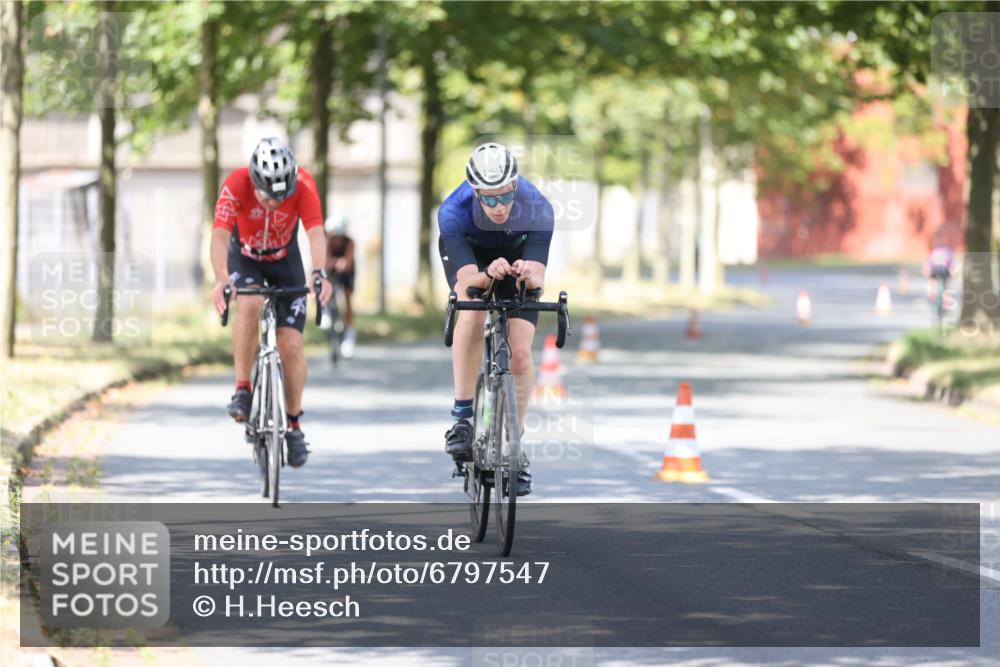 11.08.2024 - GEWOBA Citytriathlon Bremen H.Heesch http://msf.ph/oto/6797547 11.08.2024 11:52:17 Laufen  meine-sportfotos.de