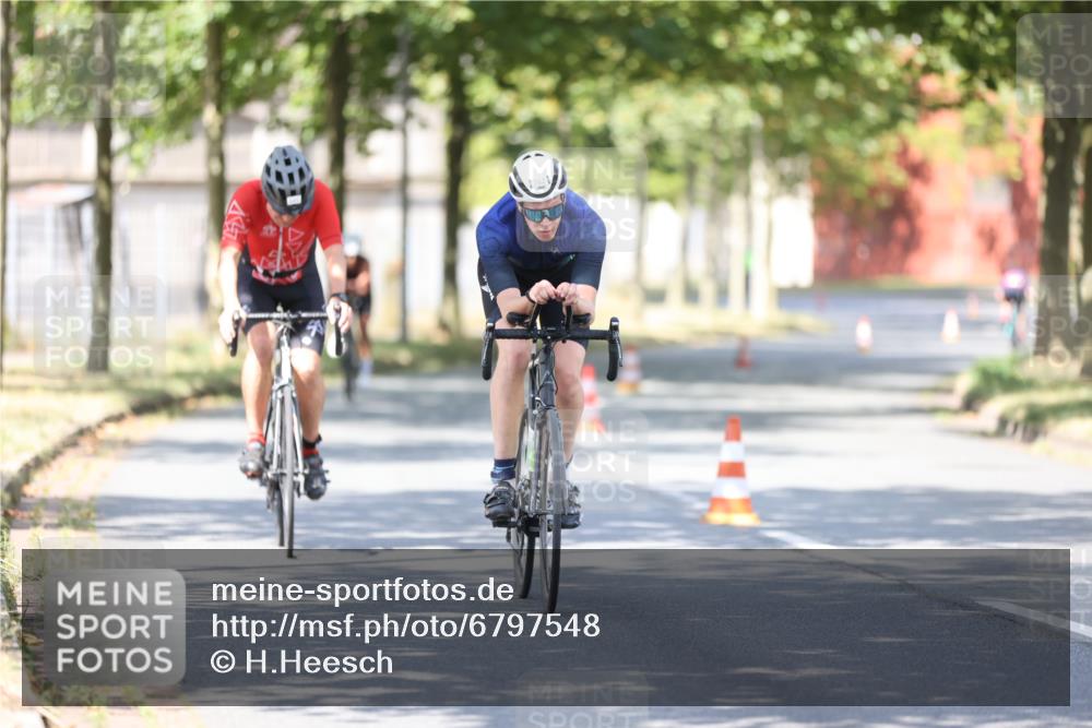 11.08.2024 - GEWOBA Citytriathlon Bremen H.Heesch http://msf.ph/oto/6797548 11.08.2024 11:52:17 Laufen  meine-sportfotos.de