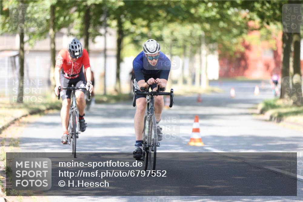 11.08.2024 - GEWOBA Citytriathlon Bremen H.Heesch http://msf.ph/oto/6797552 11.08.2024 11:52:18 Laufen  meine-sportfotos.de