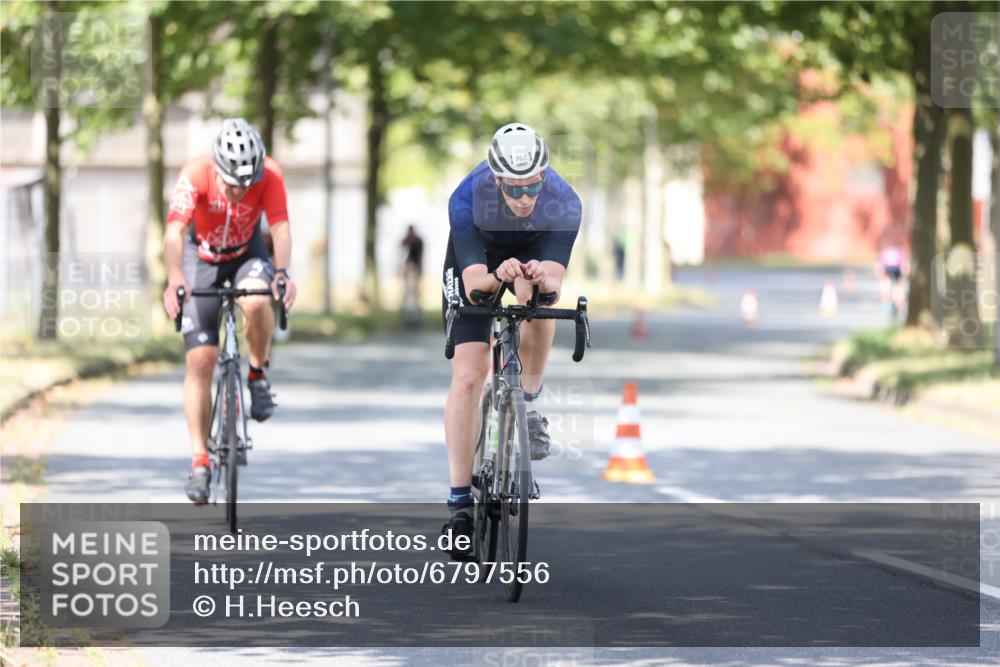 11.08.2024 - GEWOBA Citytriathlon Bremen H.Heesch http://msf.ph/oto/6797556 11.08.2024 11:52:18 Laufen  meine-sportfotos.de