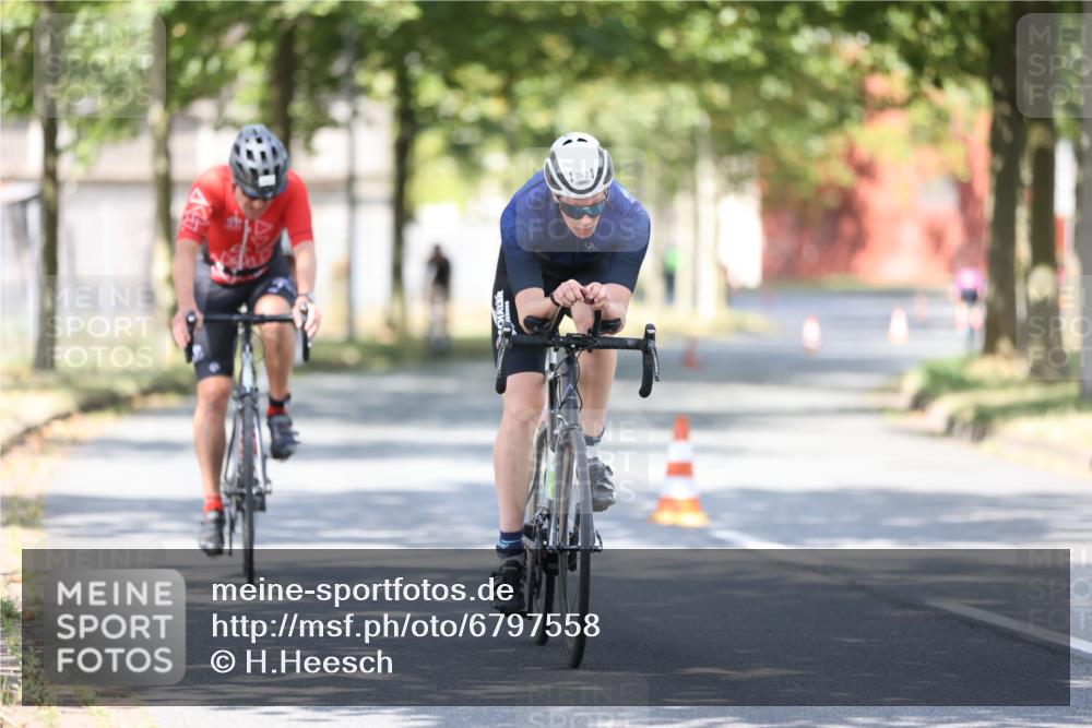 11.08.2024 - GEWOBA Citytriathlon Bremen H.Heesch http://msf.ph/oto/6797558 11.08.2024 11:52:18 Laufen  meine-sportfotos.de