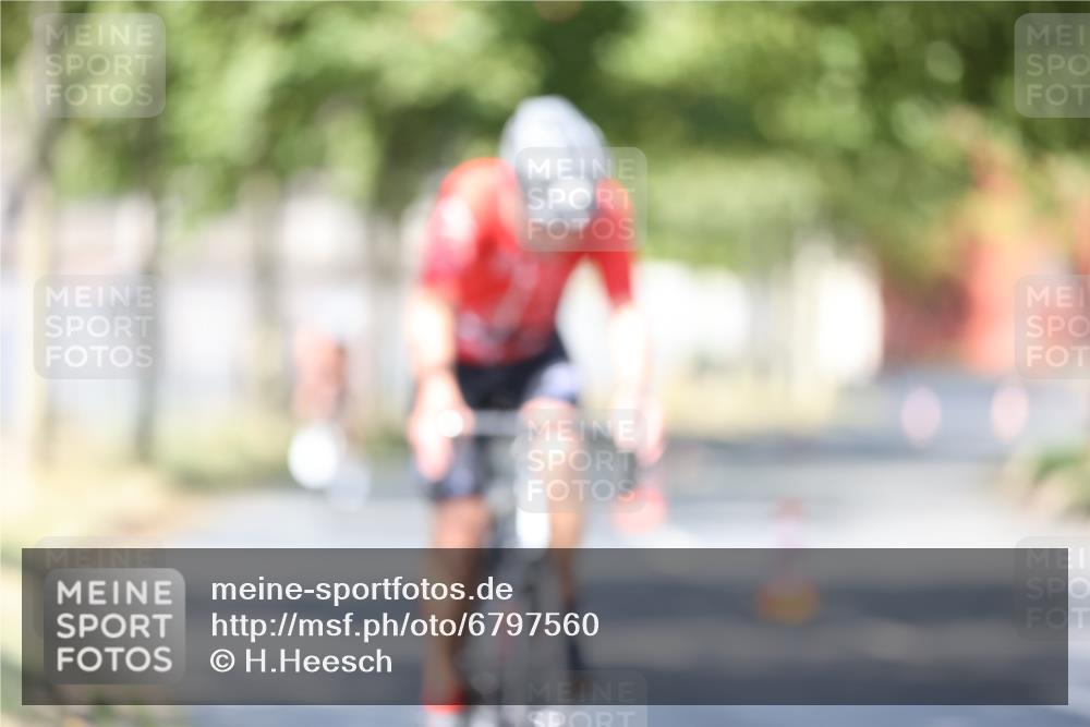 11.08.2024 - GEWOBA Citytriathlon Bremen H.Heesch http://msf.ph/oto/6797560 11.08.2024 11:52:19 Laufen  meine-sportfotos.de