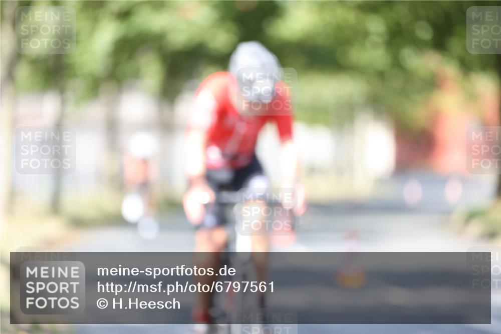 11.08.2024 - GEWOBA Citytriathlon Bremen H.Heesch http://msf.ph/oto/6797561 11.08.2024 11:52:19 Laufen  meine-sportfotos.de