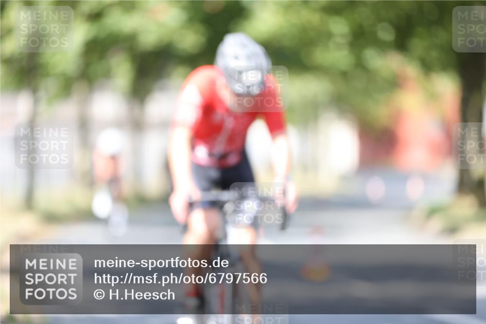 11.08.2024 - GEWOBA Citytriathlon Bremen H.Heesch http://msf.ph/oto/6797566 11.08.2024 11:52:19 Laufen  meine-sportfotos.de