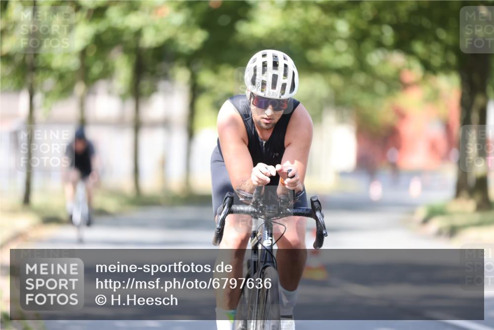 11.08.2024 - GEWOBA Citytriathlon Bremen H.Heesch http://msf.ph/oto/6797636 11.08.2024 11:52:22 Laufen  meine-sportfotos.de