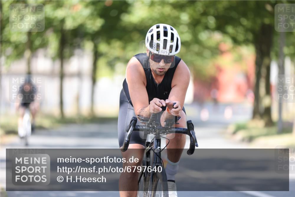 11.08.2024 - GEWOBA Citytriathlon Bremen H.Heesch http://msf.ph/oto/6797640 11.08.2024 11:52:22 Laufen  meine-sportfotos.de