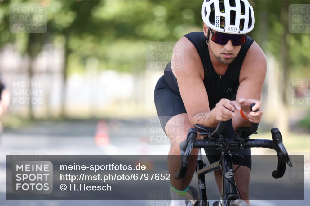 11.08.2024 - GEWOBA Citytriathlon Bremen H.Heesch http://msf.ph/oto/6797652 11.08.2024 11:52:22 Laufen  meine-sportfotos.de