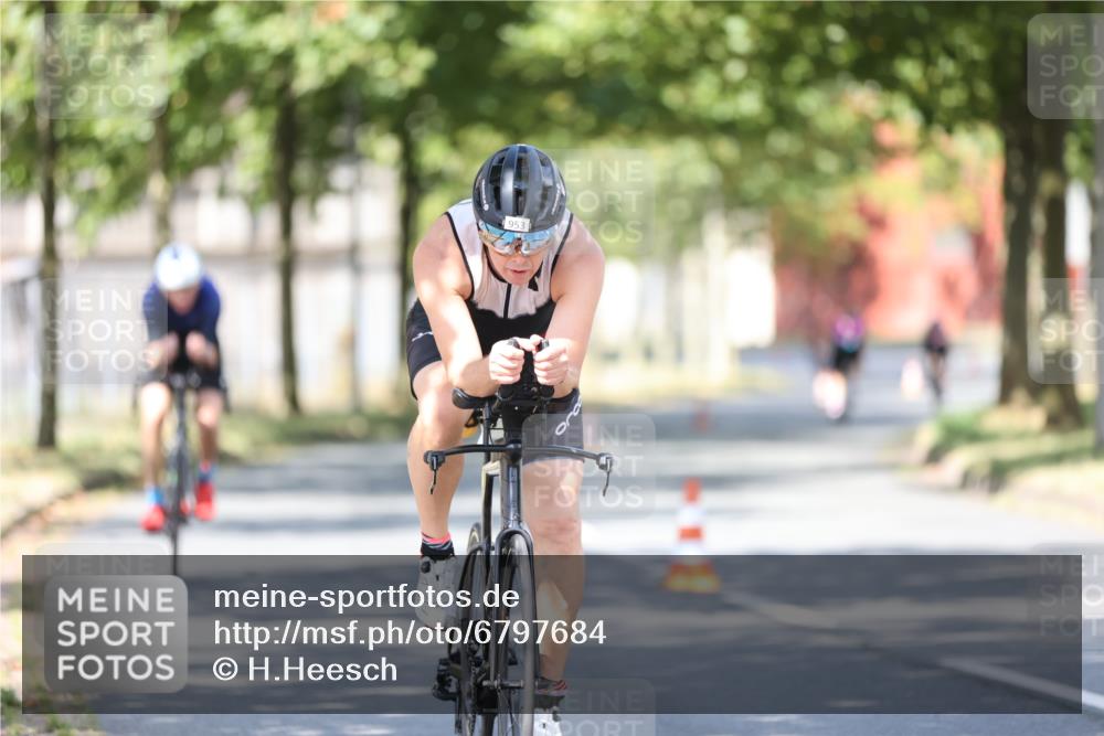 11.08.2024 - GEWOBA Citytriathlon Bremen H.Heesch http://msf.ph/oto/6797684 11.08.2024 11:52:33 Laufen  meine-sportfotos.de