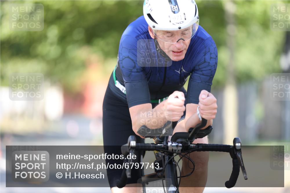 11.08.2024 - GEWOBA Citytriathlon Bremen H.Heesch http://msf.ph/oto/6797743 11.08.2024 11:52:36 Laufen  meine-sportfotos.de