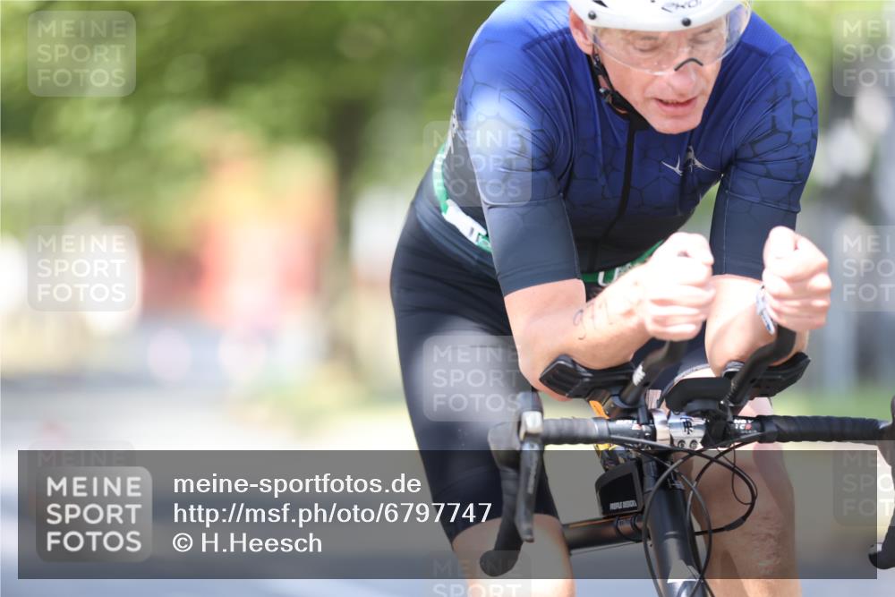 11.08.2024 - GEWOBA Citytriathlon Bremen H.Heesch http://msf.ph/oto/6797747 11.08.2024 11:52:36 Laufen  meine-sportfotos.de