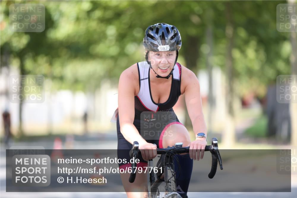 11.08.2024 - GEWOBA Citytriathlon Bremen H.Heesch http://msf.ph/oto/6797761 11.08.2024 11:52:47 Laufen  meine-sportfotos.de