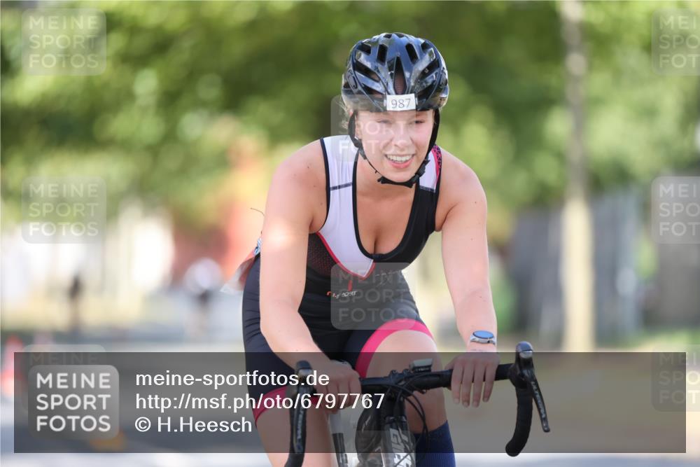 11.08.2024 - GEWOBA Citytriathlon Bremen H.Heesch http://msf.ph/oto/6797767 11.08.2024 11:52:47 Laufen  meine-sportfotos.de