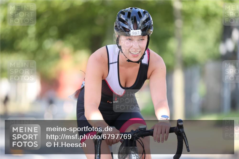 11.08.2024 - GEWOBA Citytriathlon Bremen H.Heesch http://msf.ph/oto/6797769 11.08.2024 11:52:47 Laufen  meine-sportfotos.de