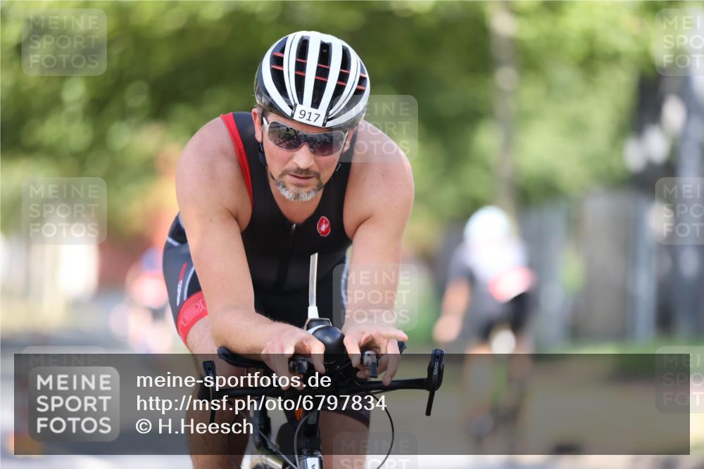 11.08.2024 - GEWOBA Citytriathlon Bremen H.Heesch http://msf.ph/oto/6797834 11.08.2024 11:52:52 Laufen  meine-sportfotos.de