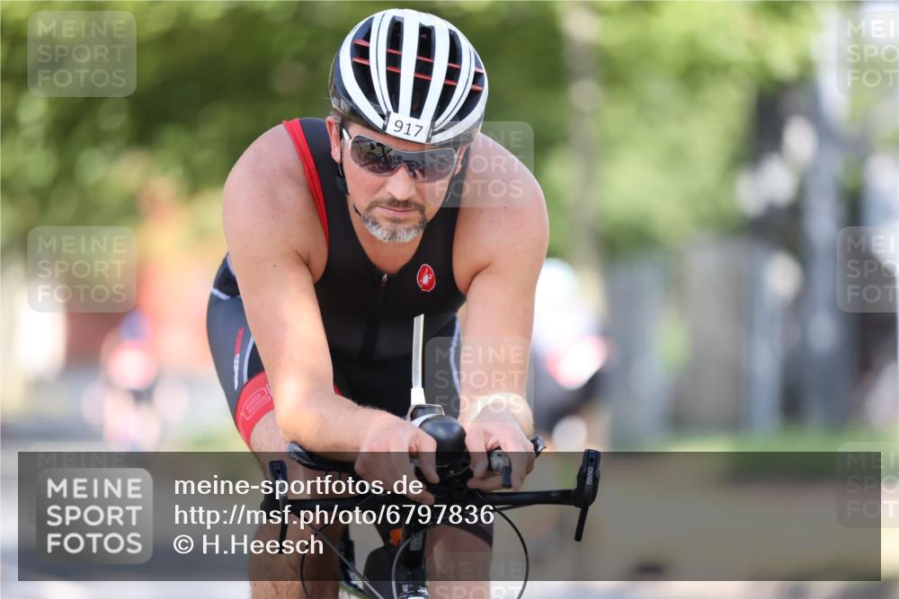 11.08.2024 - GEWOBA Citytriathlon Bremen H.Heesch http://msf.ph/oto/6797836 11.08.2024 11:52:52 Laufen  meine-sportfotos.de