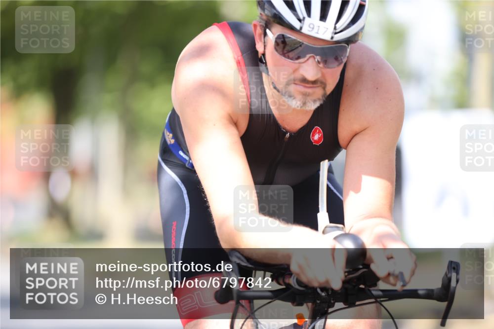 11.08.2024 - GEWOBA Citytriathlon Bremen H.Heesch http://msf.ph/oto/6797842 11.08.2024 11:52:52 Laufen  meine-sportfotos.de