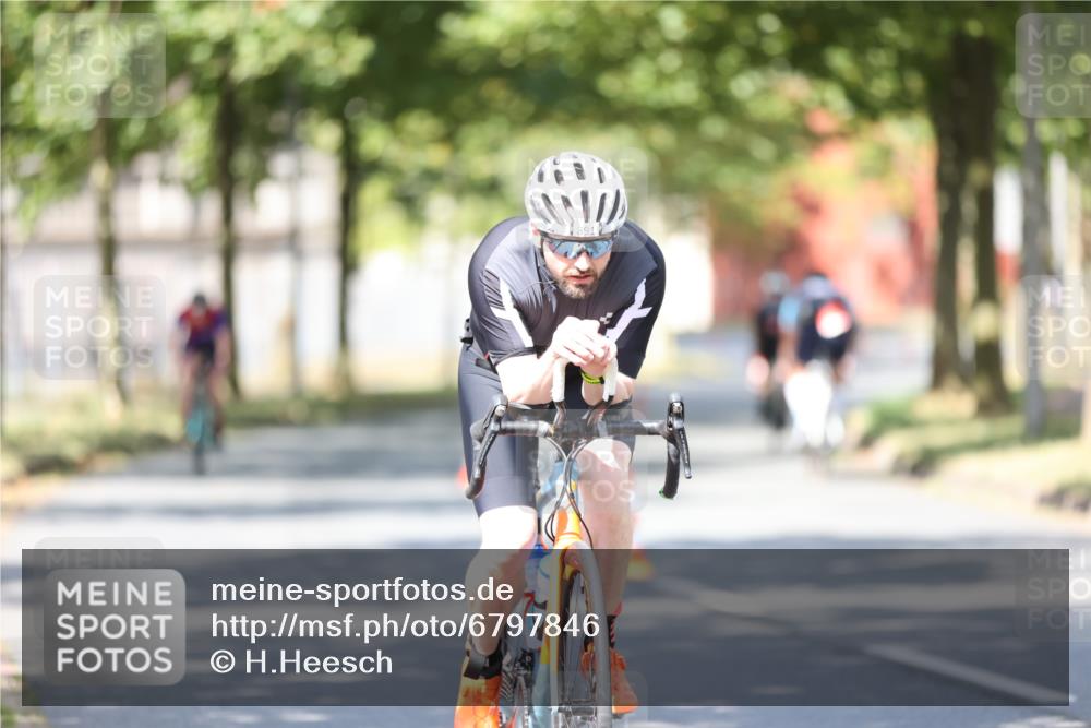 11.08.2024 - GEWOBA Citytriathlon Bremen H.Heesch http://msf.ph/oto/6797846 11.08.2024 11:52:56 Laufen  meine-sportfotos.de