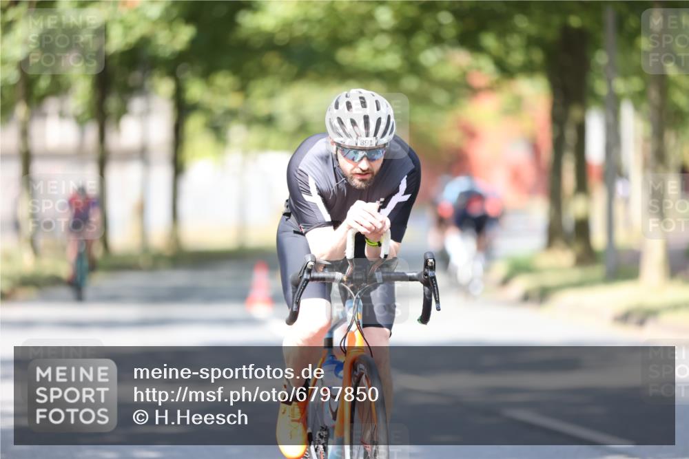 11.08.2024 - GEWOBA Citytriathlon Bremen H.Heesch http://msf.ph/oto/6797850 11.08.2024 11:52:56 Laufen  meine-sportfotos.de