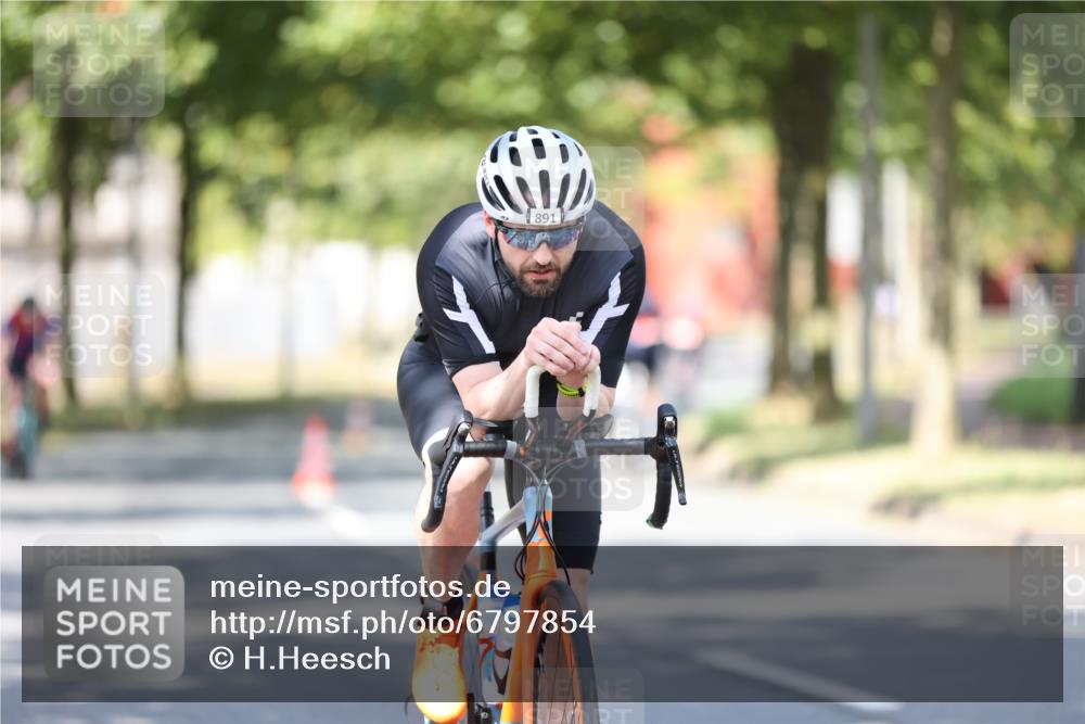11.08.2024 - GEWOBA Citytriathlon Bremen H.Heesch http://msf.ph/oto/6797854 11.08.2024 11:52:56 Laufen  meine-sportfotos.de