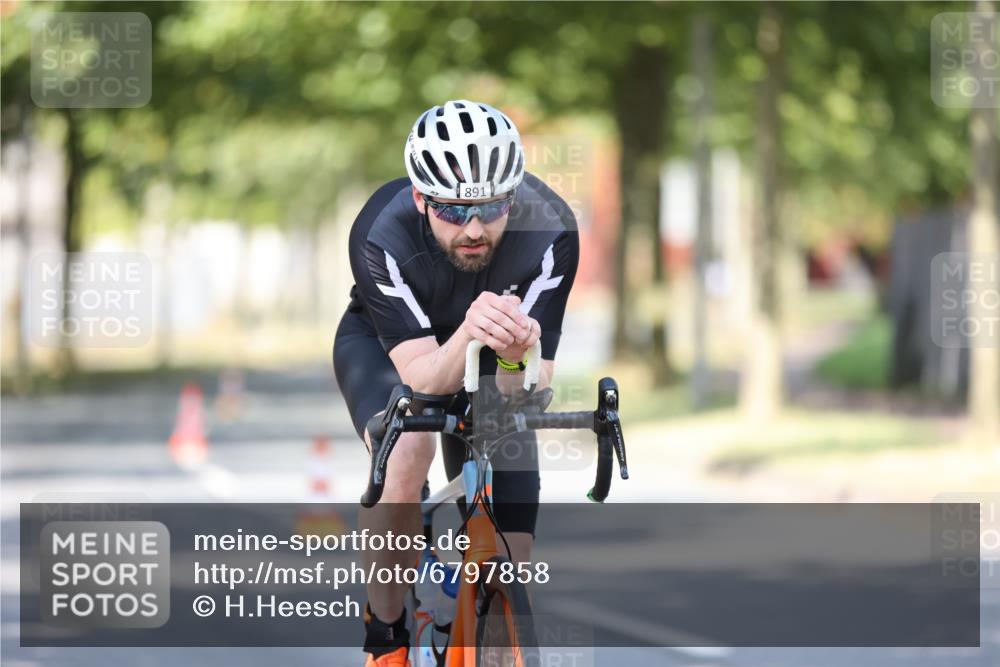 11.08.2024 - GEWOBA Citytriathlon Bremen H.Heesch http://msf.ph/oto/6797858 11.08.2024 11:52:56 Laufen  meine-sportfotos.de