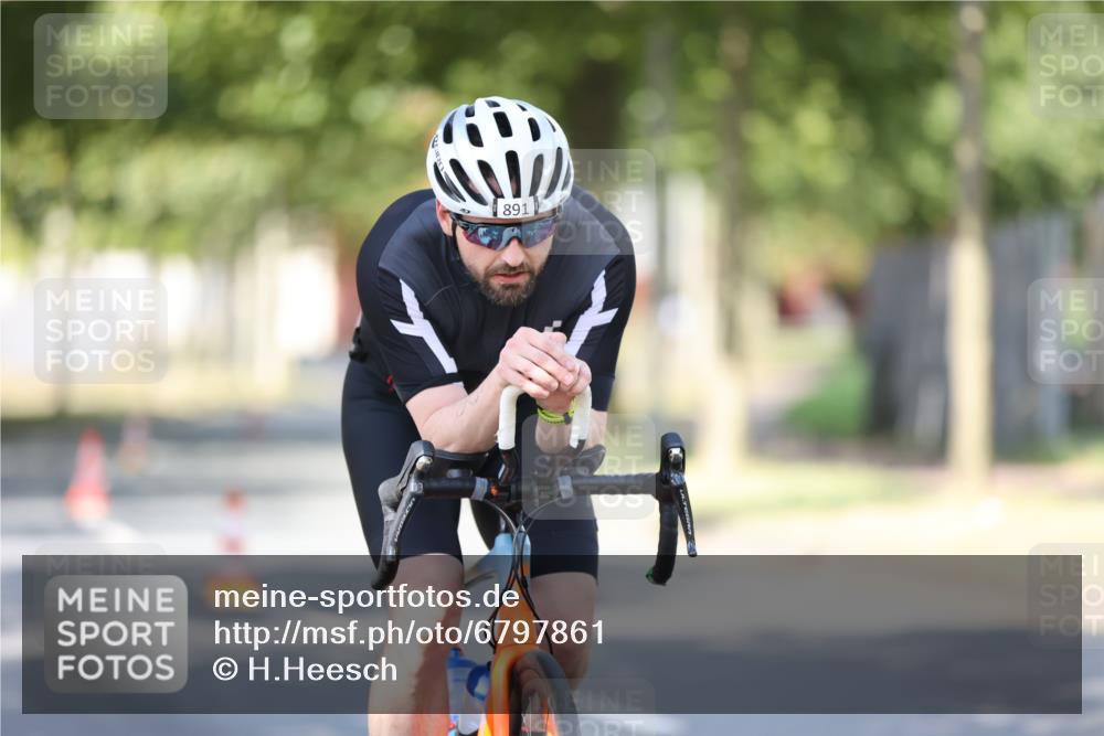 11.08.2024 - GEWOBA Citytriathlon Bremen H.Heesch http://msf.ph/oto/6797861 11.08.2024 11:52:56 Laufen  meine-sportfotos.de