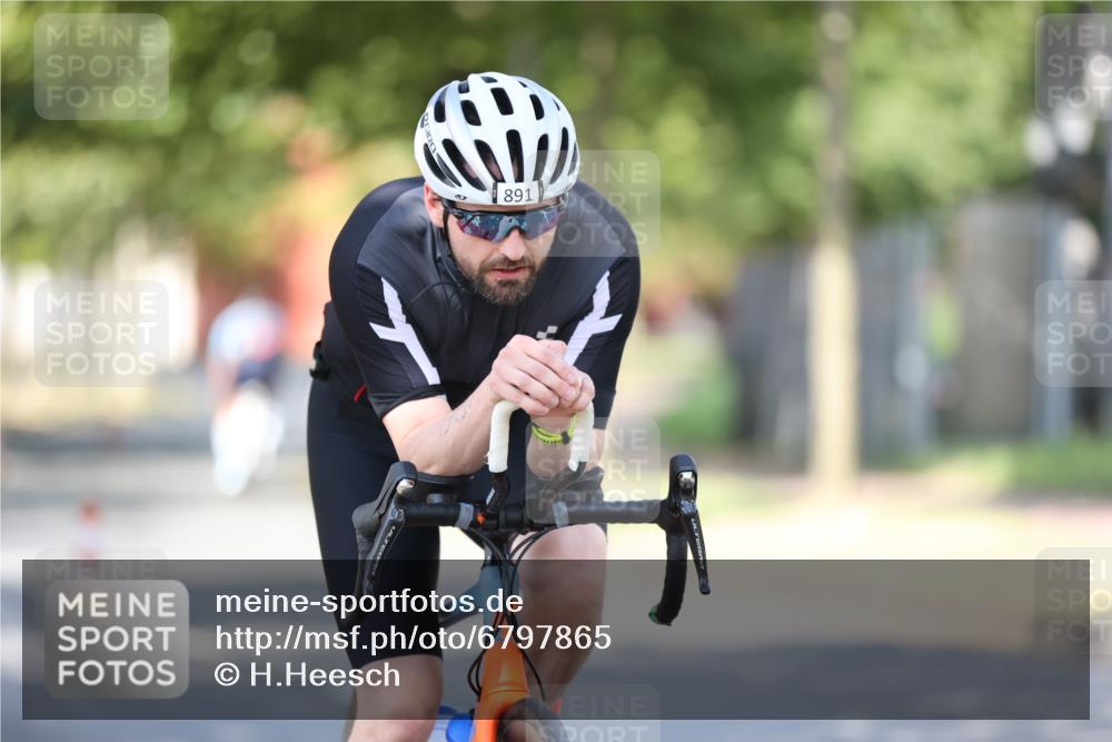 11.08.2024 - GEWOBA Citytriathlon Bremen H.Heesch http://msf.ph/oto/6797865 11.08.2024 11:52:56 Laufen  meine-sportfotos.de