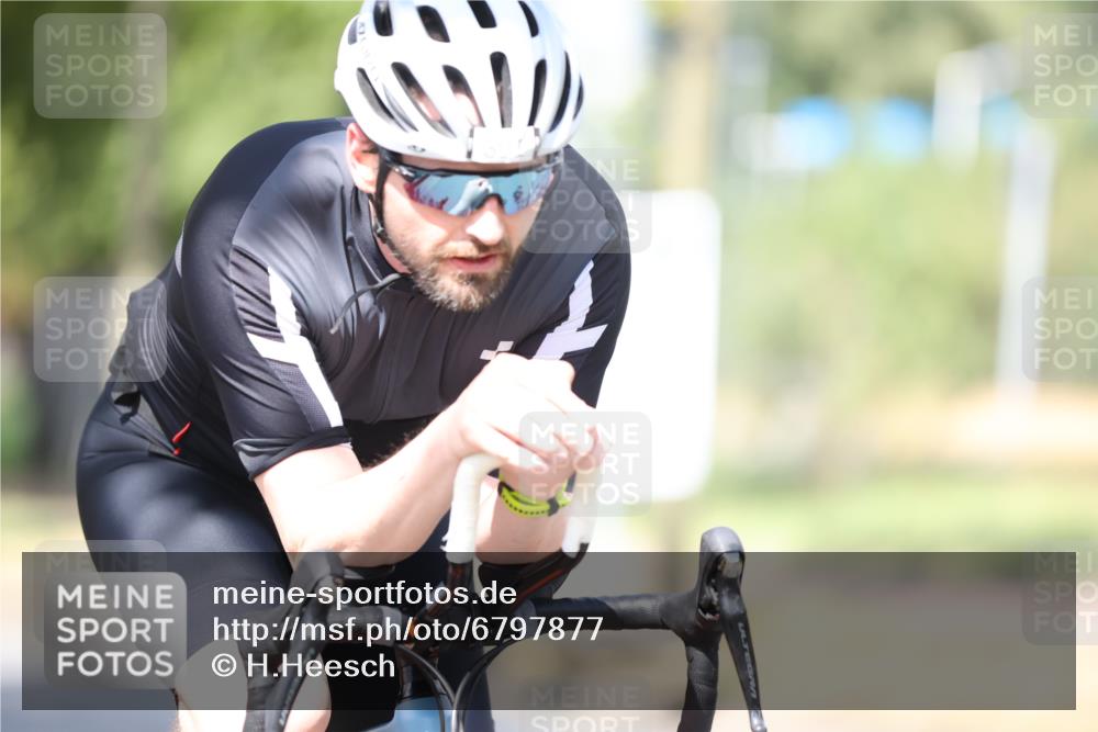 11.08.2024 - GEWOBA Citytriathlon Bremen H.Heesch http://msf.ph/oto/6797877 11.08.2024 11:52:57 Laufen  meine-sportfotos.de