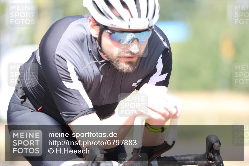 11.08.2024 - GEWOBA Citytriathlon Bremen H.Heesch http://msf.ph/oto/6797883 11.08.2024 11:52:57 Laufen  meine-sportfotos.de