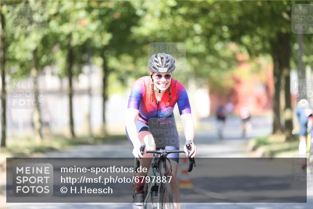 11.08.2024 - GEWOBA Citytriathlon Bremen H.Heesch http://msf.ph/oto/6797887 11.08.2024 11:53:00 Laufen  meine-sportfotos.de