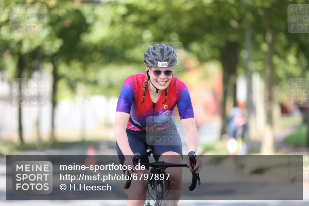 11.08.2024 - GEWOBA Citytriathlon Bremen H.Heesch http://msf.ph/oto/6797897 11.08.2024 11:53:00 Laufen  meine-sportfotos.de