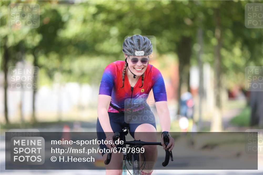 11.08.2024 - GEWOBA Citytriathlon Bremen H.Heesch http://msf.ph/oto/6797899 11.08.2024 11:53:00 Laufen  meine-sportfotos.de