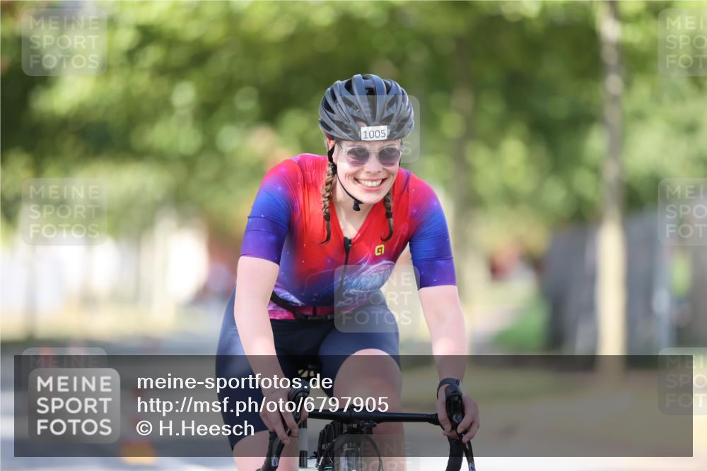 11.08.2024 - GEWOBA Citytriathlon Bremen H.Heesch http://msf.ph/oto/6797905 11.08.2024 11:53:00 Laufen  meine-sportfotos.de