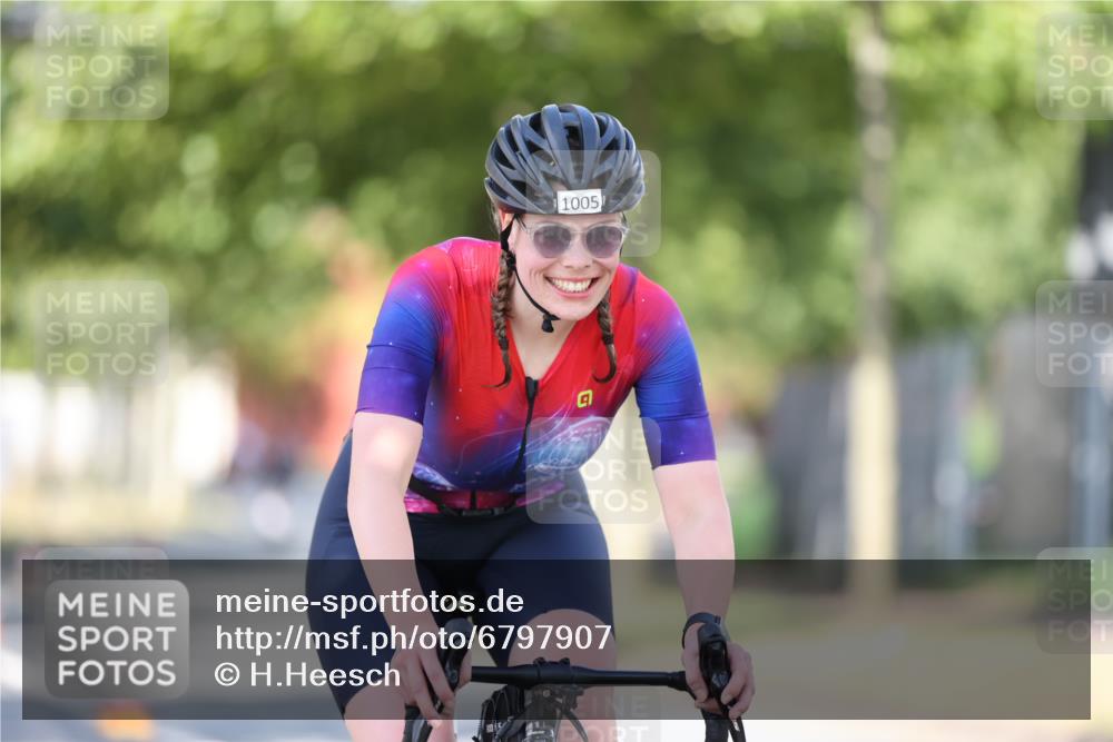 11.08.2024 - GEWOBA Citytriathlon Bremen H.Heesch http://msf.ph/oto/6797907 11.08.2024 11:53:00 Laufen  meine-sportfotos.de